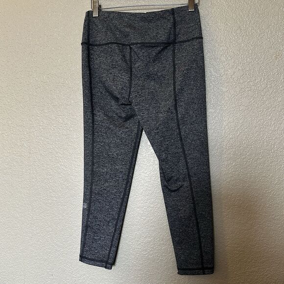 Victoria's Secret Sport Capri Knockout Leggings - Heather Gray Womens Size Small - Picture 2 of 5